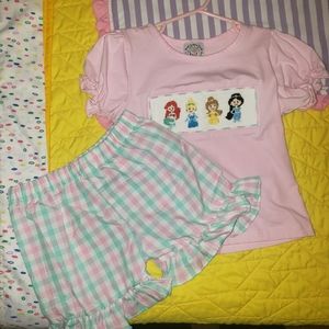 Disney smocked set size 2t